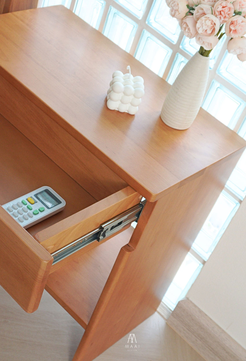 Reina Side Table