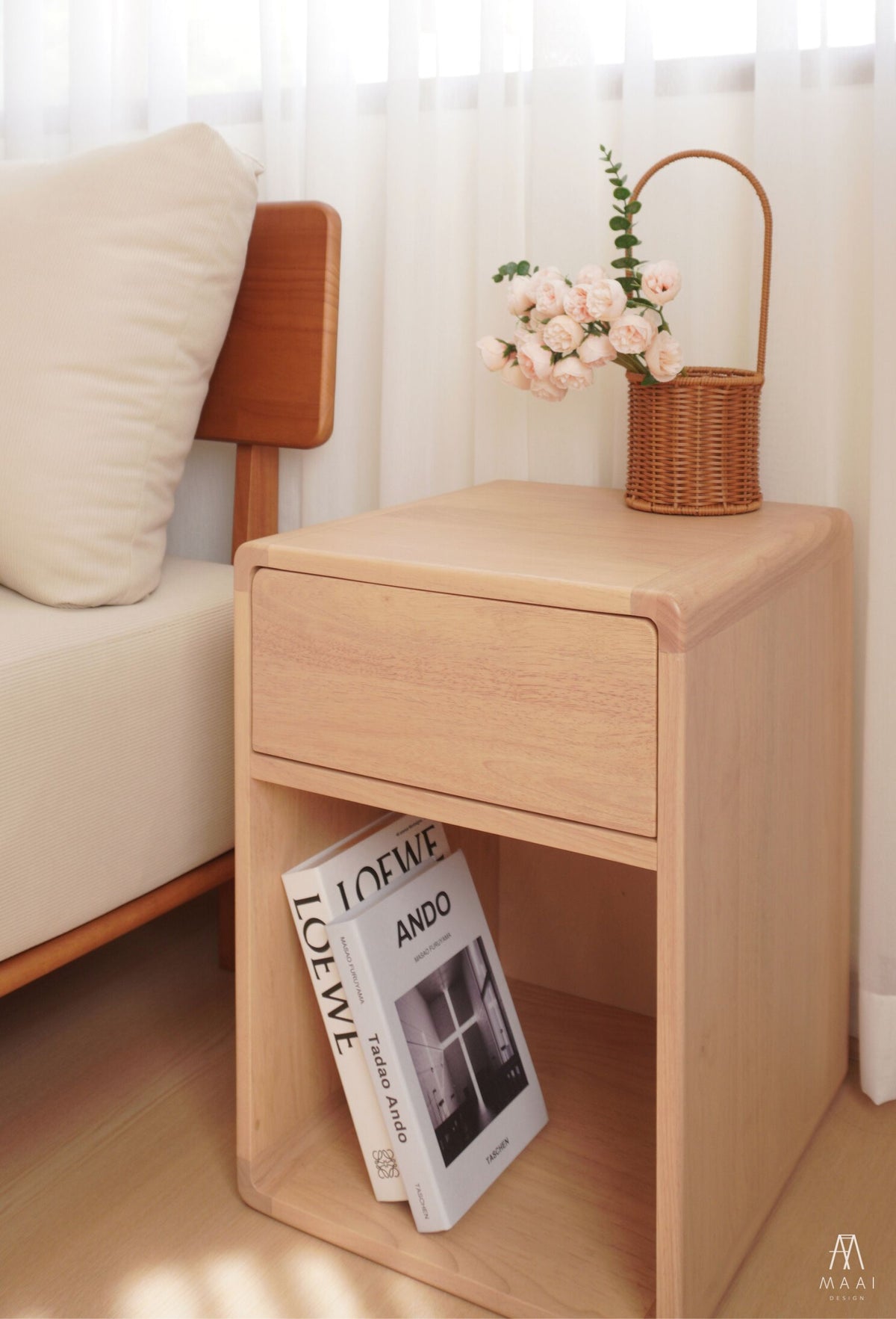 Uneru Side Table