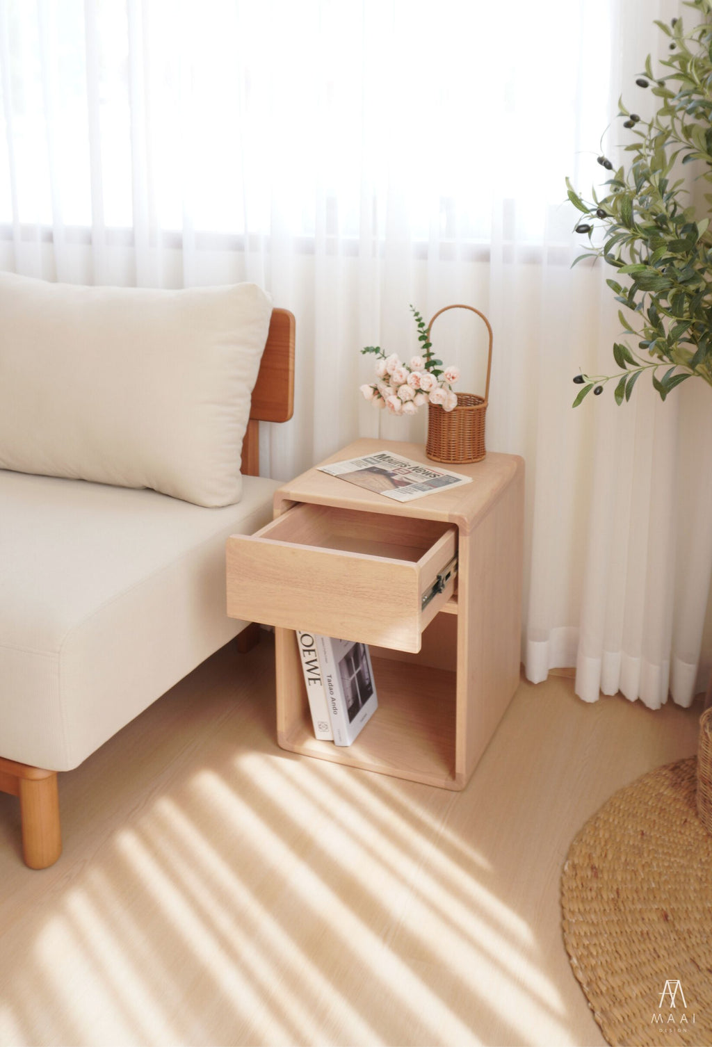 Uneru Side Table