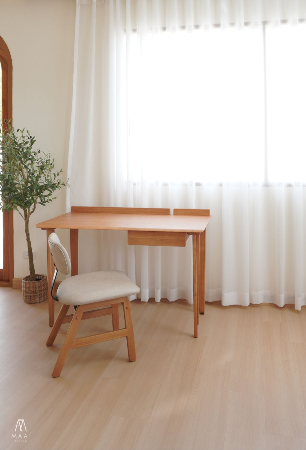 Mikusu Chair (SMT PU)