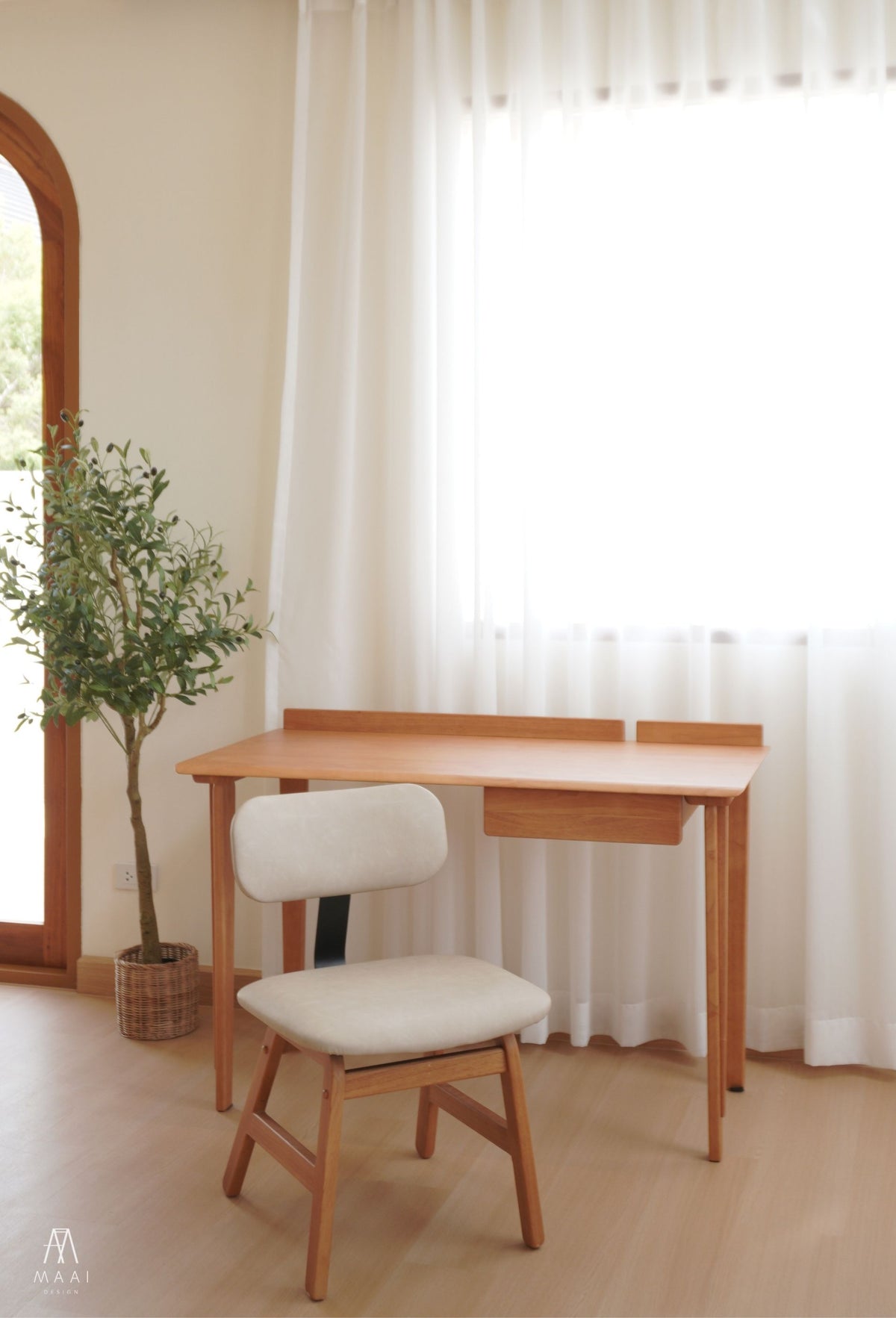 Mikusu Chair (SMT PU)