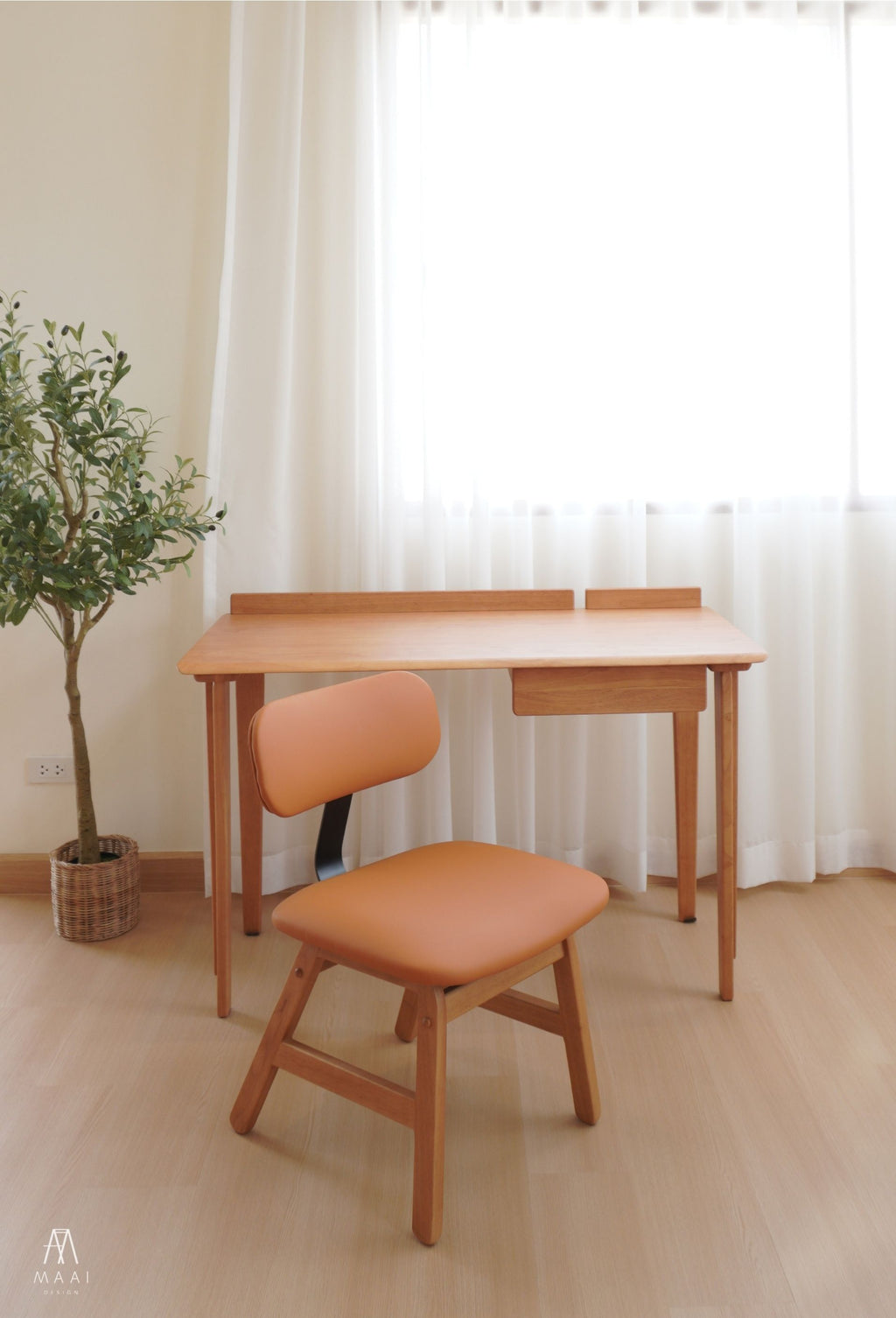 Mikusu Chair (SMT PU)