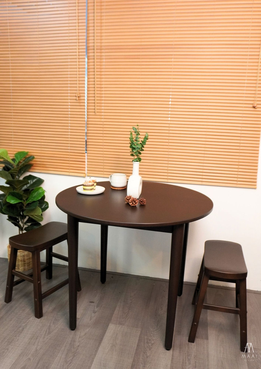 Maru Table