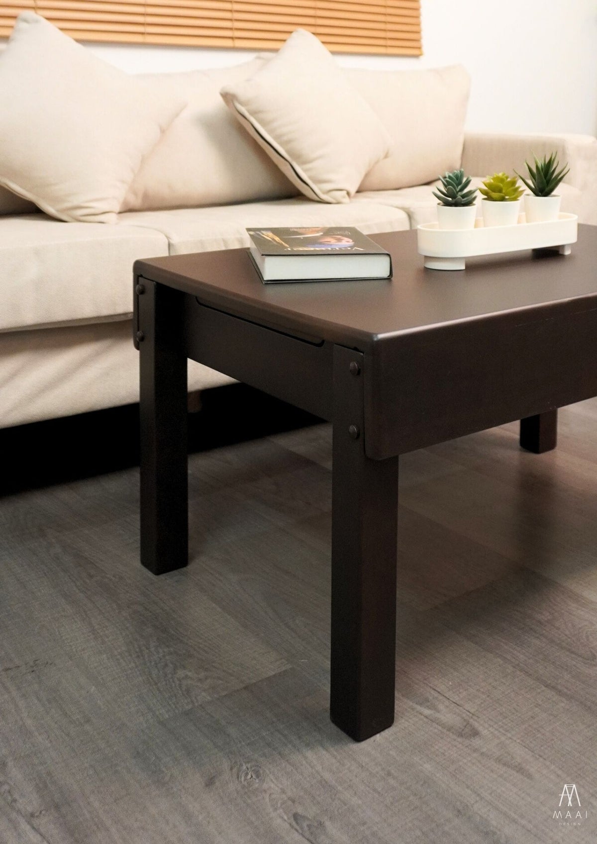Shuno Coffee Table