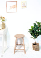 เก้าอี้สตูลไม้จริง Gom สีพาสเทล