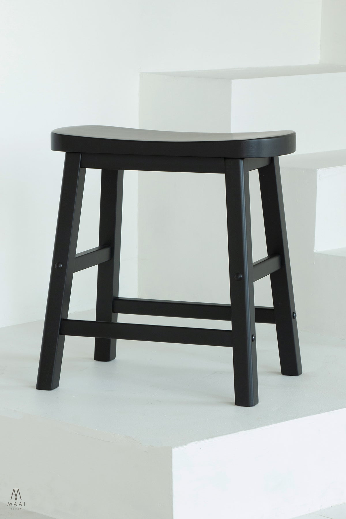 Yokuso Stool
