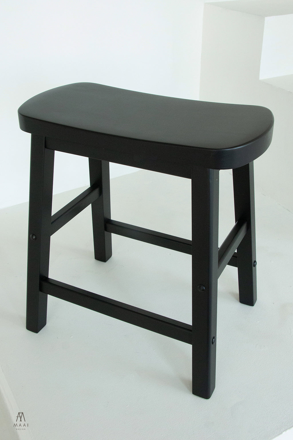 Yokuso Stool