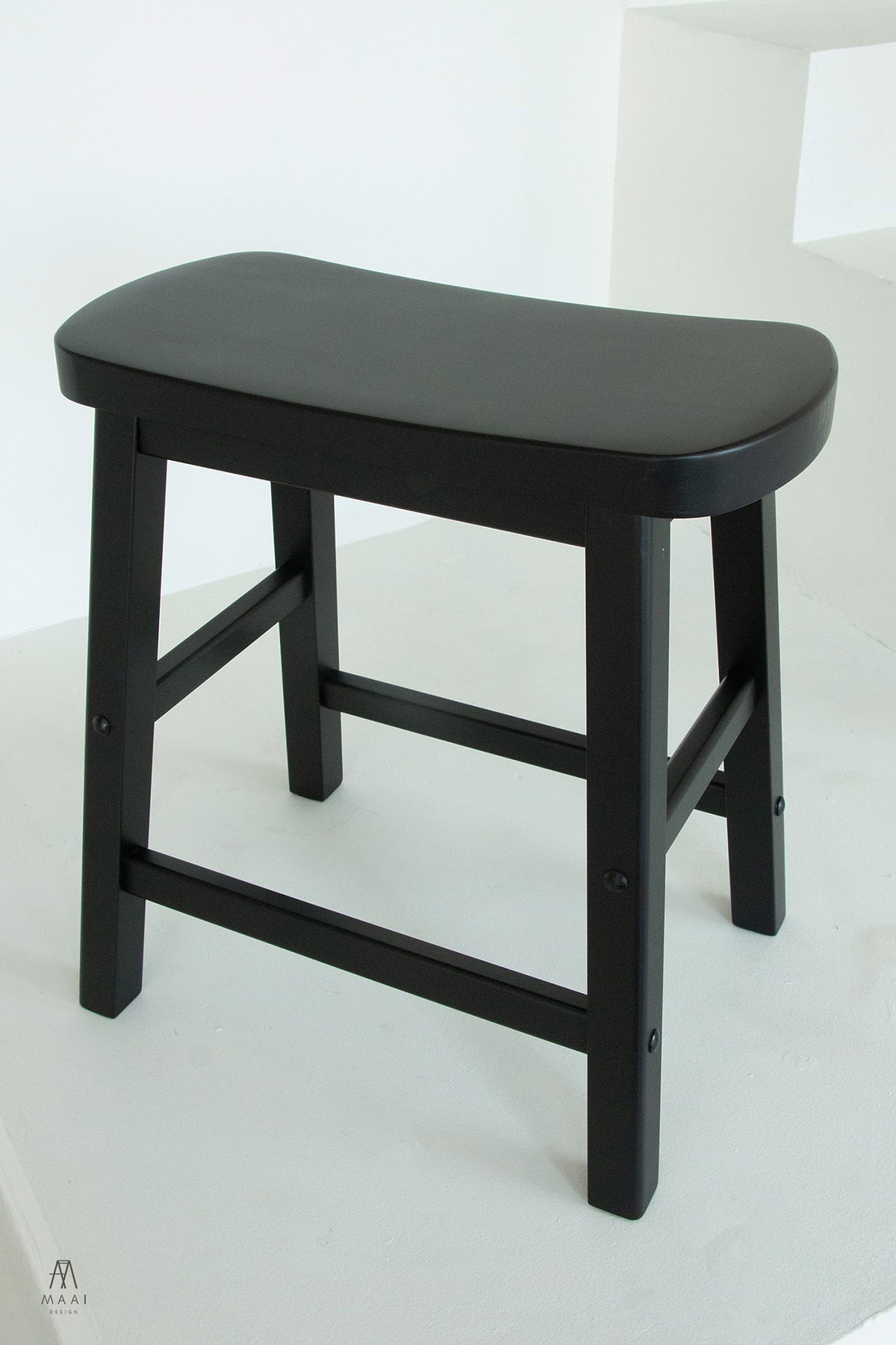Yokuso Stool