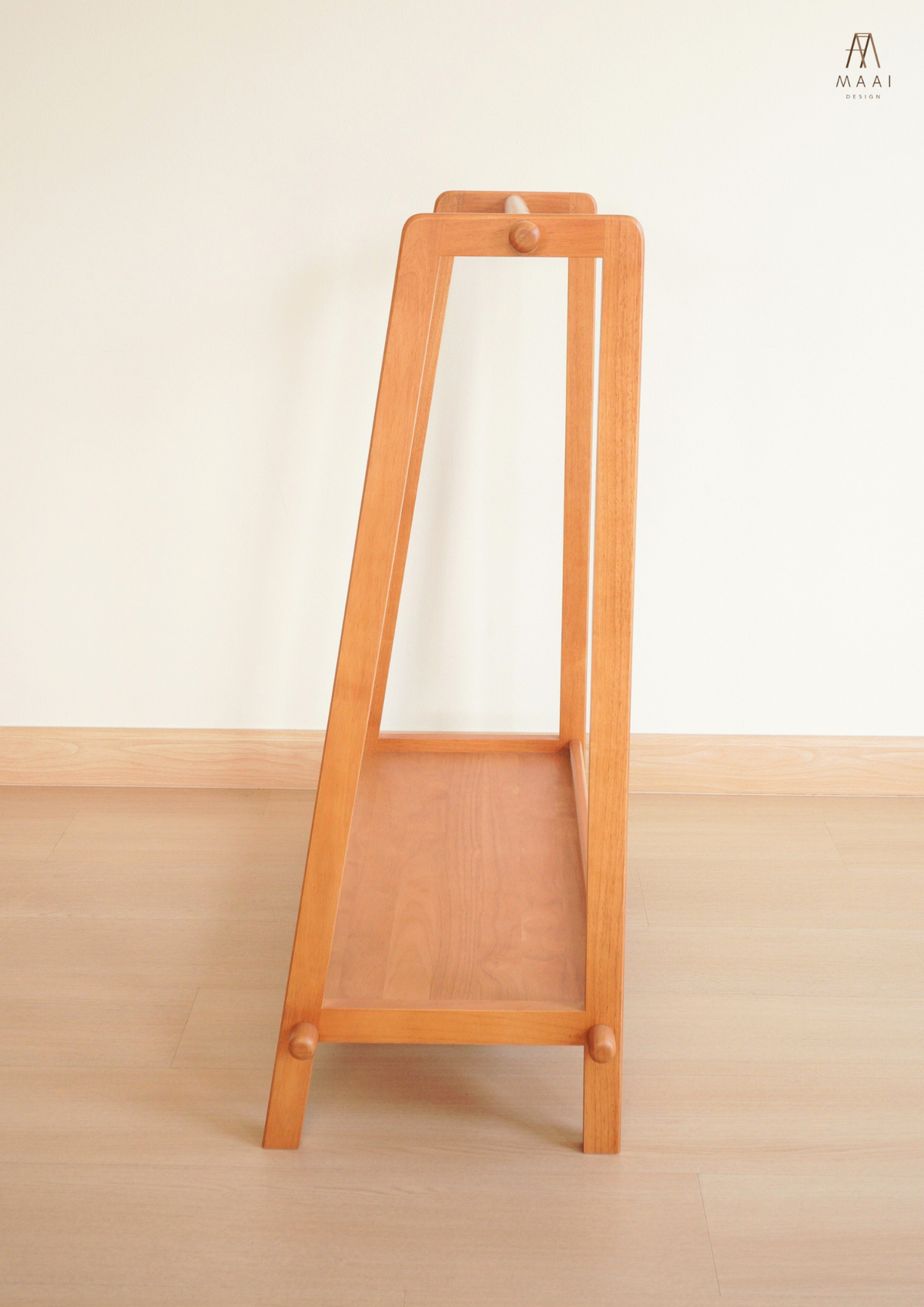 Lili Shelf