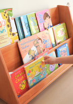 Noa Reading Shelf