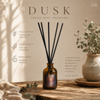Reed Diffuser กลิ่น DUSK บนโต๊ะไม้